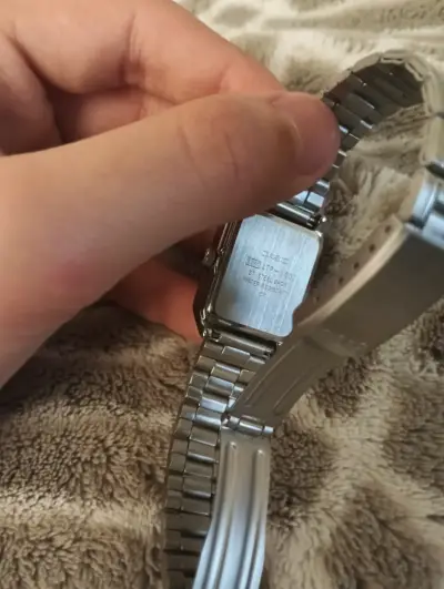 Reloj Casio Tank Análogo - miniatura 2