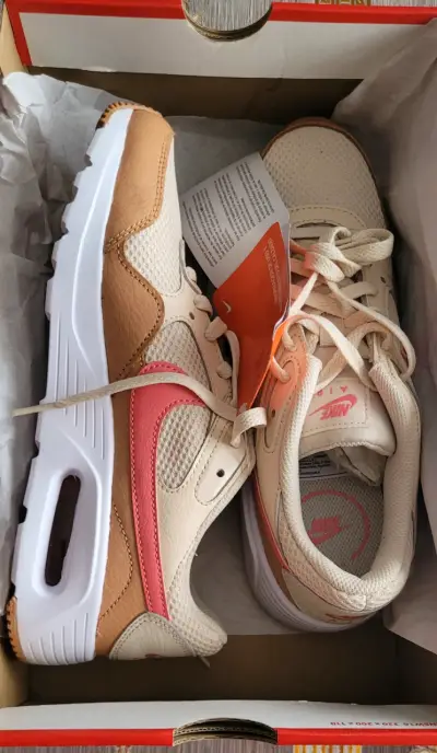Zapatillas Nike Air Max beige y rosado - miniatura 2