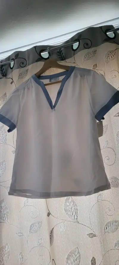 Blusa de mujer con diseño de lunares Berkovich - miniatura 2