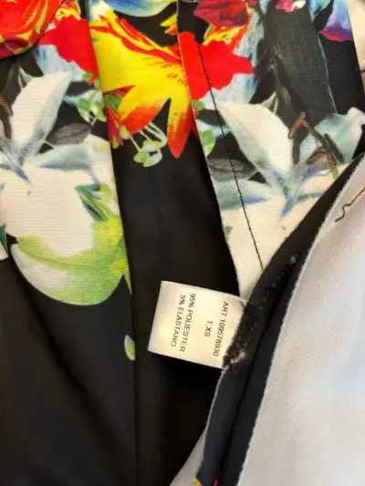 Blazer floral para mujer - miniatura 4