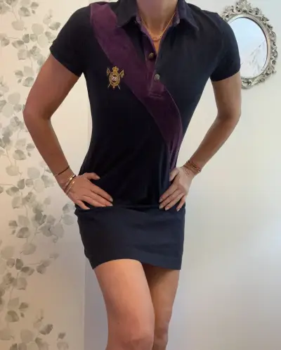 Vestido polo azul marino con detalle morado - miniatura 1