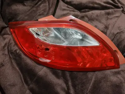 Foco trasero para mazda demio (ROTO) - miniatura 1