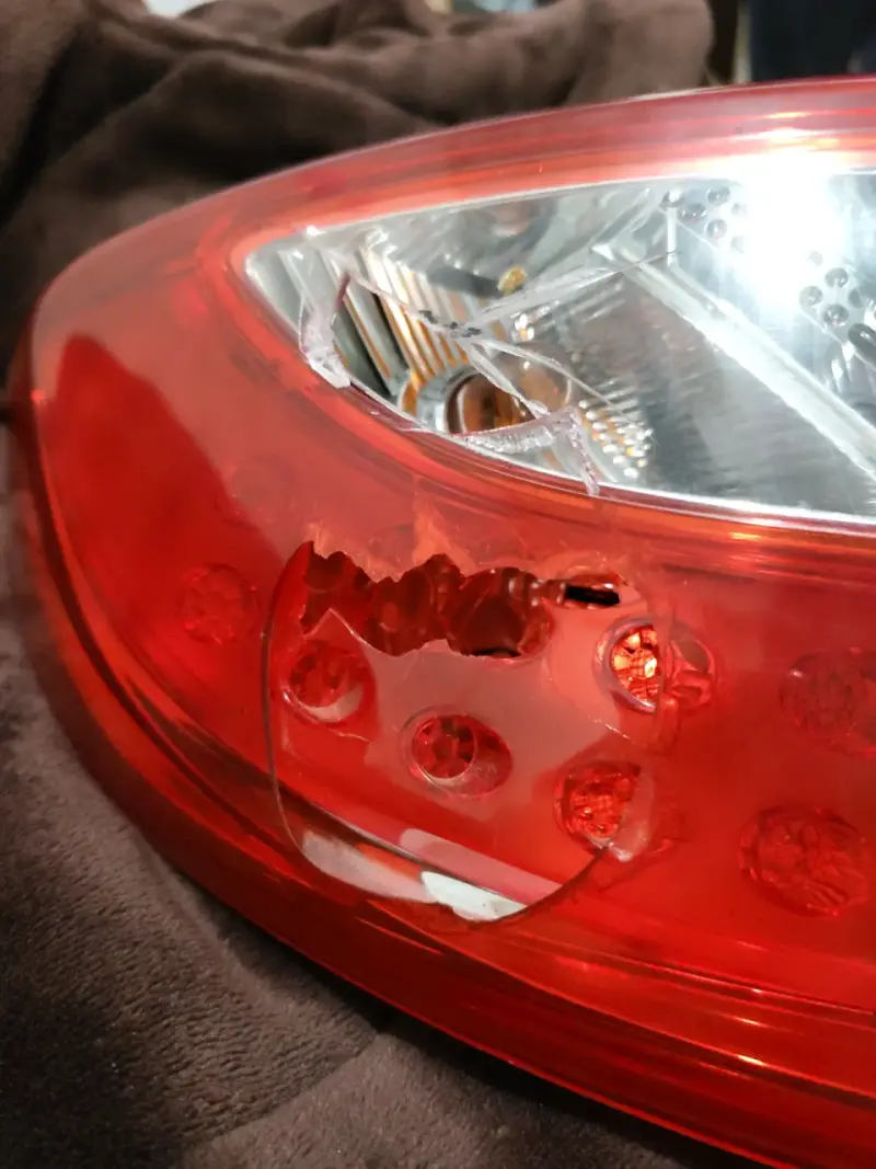 Foco trasero para mazda demio (ROTO) - 3