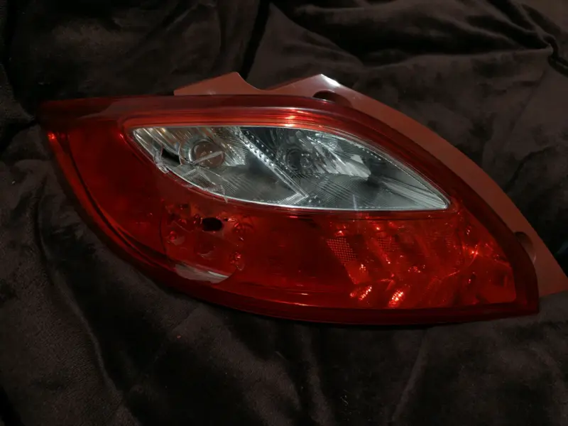 Foco trasero para mazda demio (ROTO) - 5