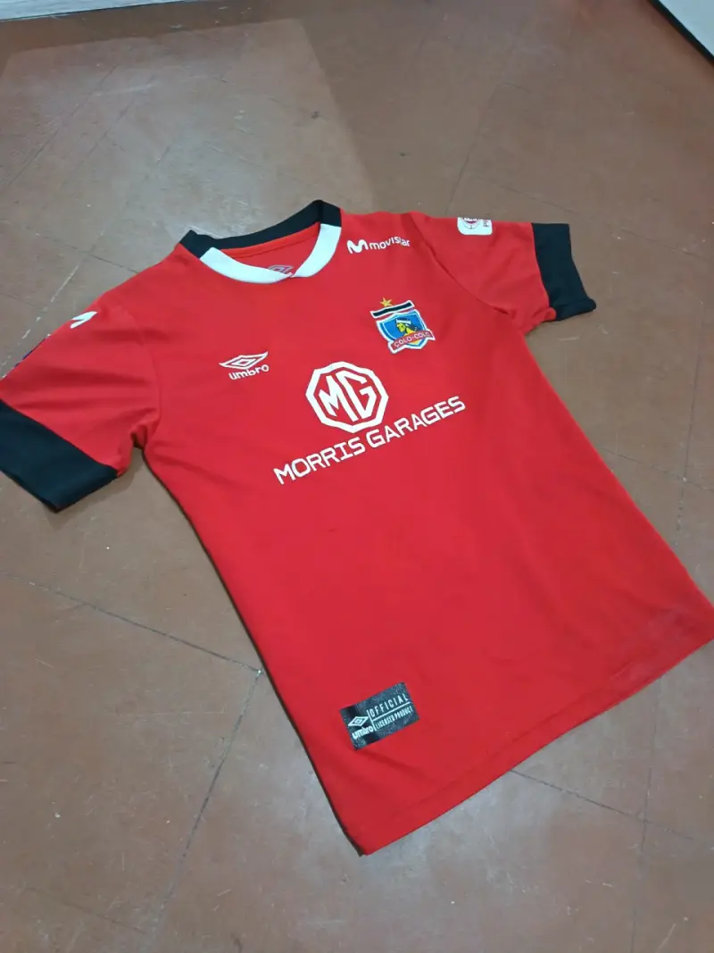Camiseta de fútbol Colo Colo Umbro roja talla 14 - 1