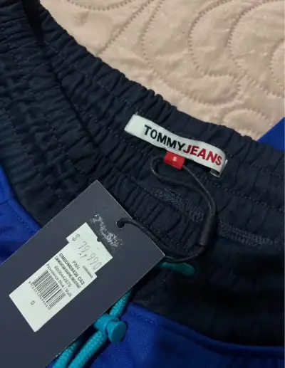 Pantalones deportivos Tommy Jeans azul con franjas - miniatura 2