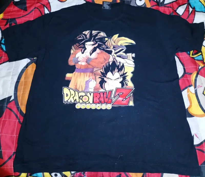 Polera Dragon Ball Z negra con estampado - 1