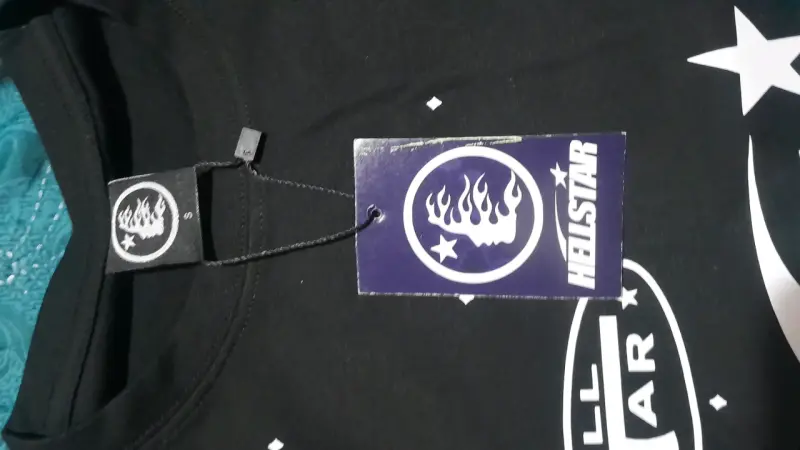 Polera negra Hellstar - 2