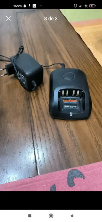Radio Walkie Talkie Motorola con Cargador - miniatura 3