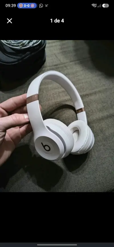Audífonos Beats inalámbricos blancos con estuche - miniatura 1