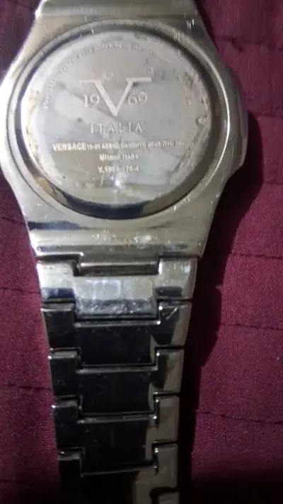 Reloj de pulsera metálico clásico versace - miniatura 2