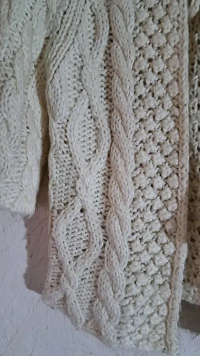 Chaleco de lana tejido beige para mujer - miniatura 3