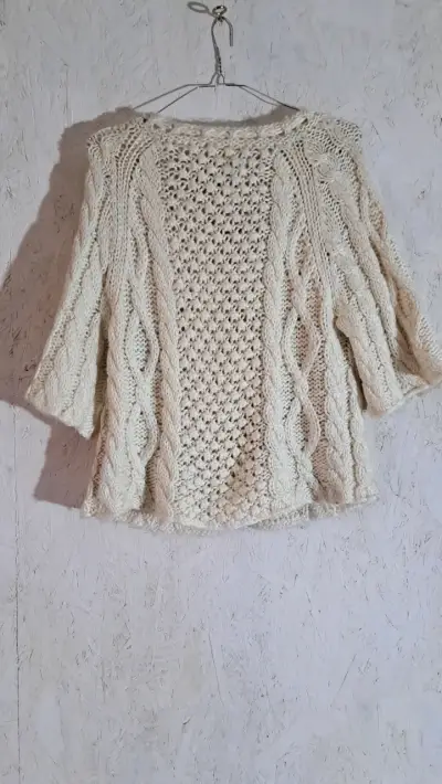 Chaleco de lana tejido beige para mujer - miniatura 4