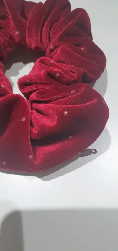 Set de coleteros de terciopelo rojo y negro - miniatura 1