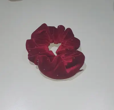 Set de coleteros de terciopelo rojo y negro - miniatura 2