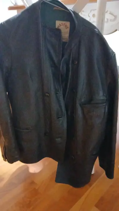 Chaqueta de cuero negra para hombre - miniatura 1