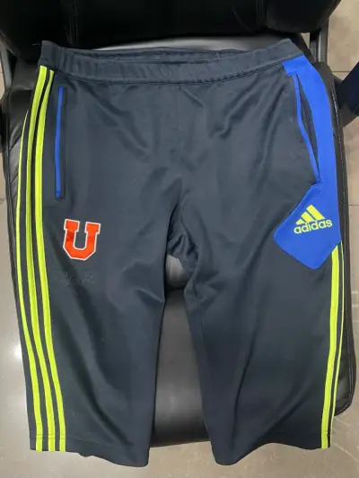 Pantalones cortos deportivos Adidas U de Chile - miniatura 1