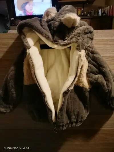 Chaqueta de peluche para niño con capucha y orejas - miniatura 1