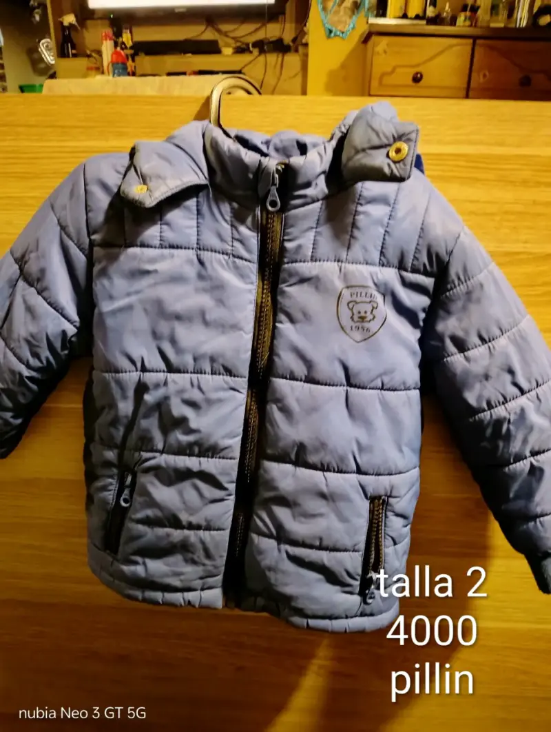 Chaqueta acolchada azul para niño talla 2