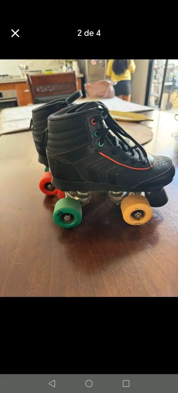Patines Decathon No35 +casco mediano - 1