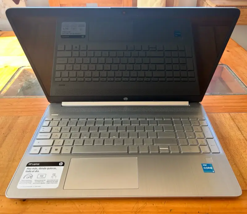 Laptop HP Intel Core i5 en buen estado - 2