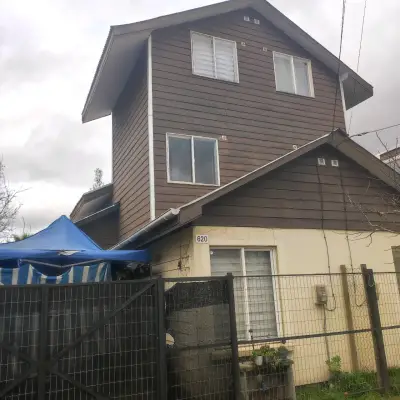 Casa de tres pisos en venta en Santa Juana - miniatura 1