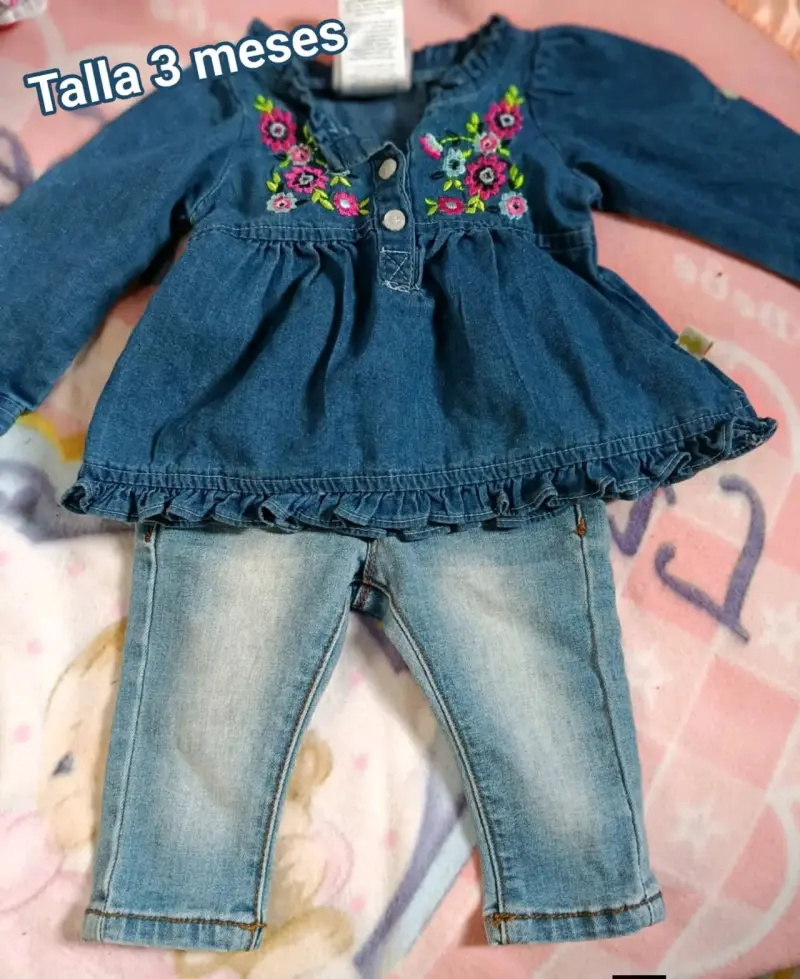 Conjunto de mezclilla para bebé talla 3 meses