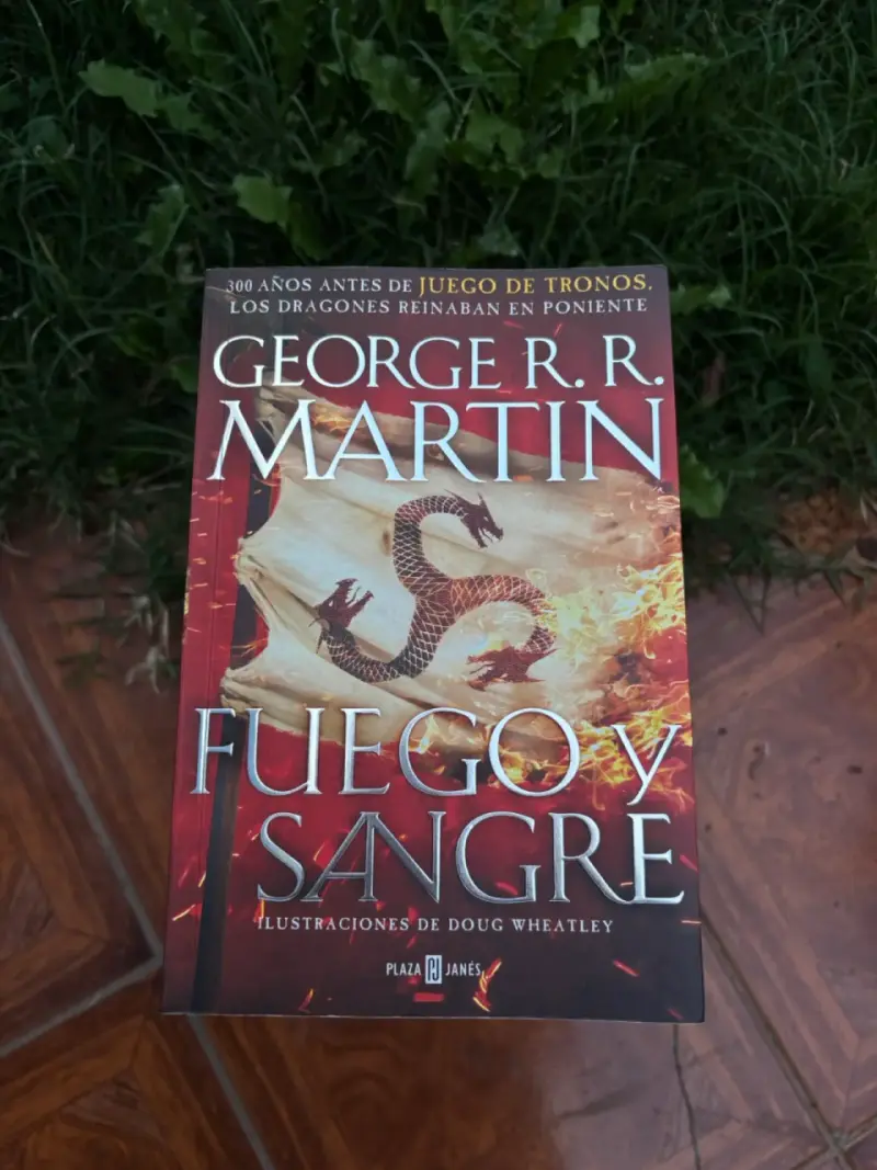 Libro Fuego y Sangre de George R. R. Martin - 1