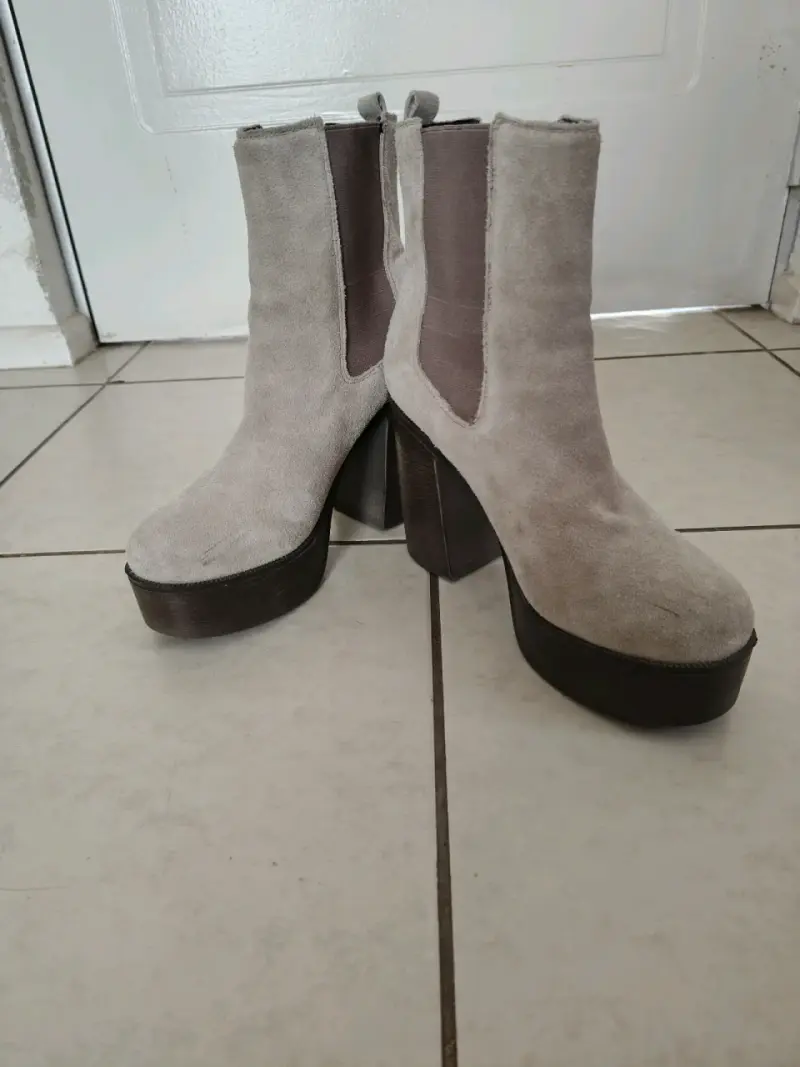 Botines de plataforma beige con tacón alto - 2