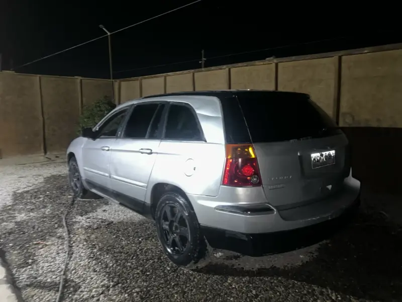 Auto familiar plateado Chrysler pacífica 2004 - 3