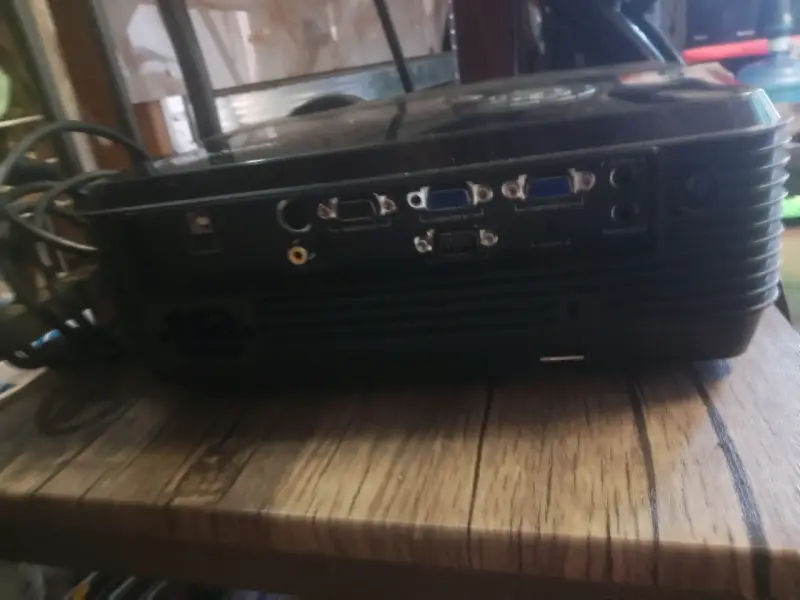 Proyector ViewSonic PJD5112 con múltiples entradas - 3