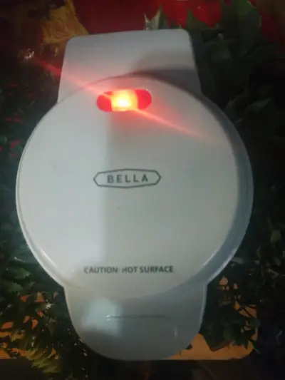 Máquina para mini donuts Bella con luz indicadora - miniatura 1