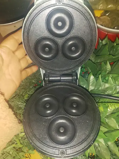 Máquina para mini donuts Bella con luz indicadora - miniatura 2
