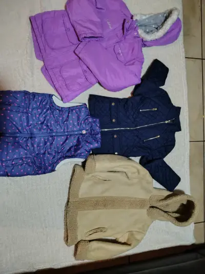 Lote de ropa infantil variada de invierno y verano - miniatura 2