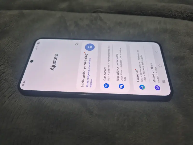Samsung Galaxy S22 5G - 2
