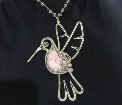 Colgante de colibrí en piedra rodonita - miniatura 2