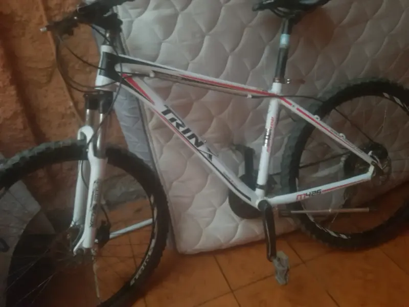 Bicicleta de montaña Trinx M426 blanca