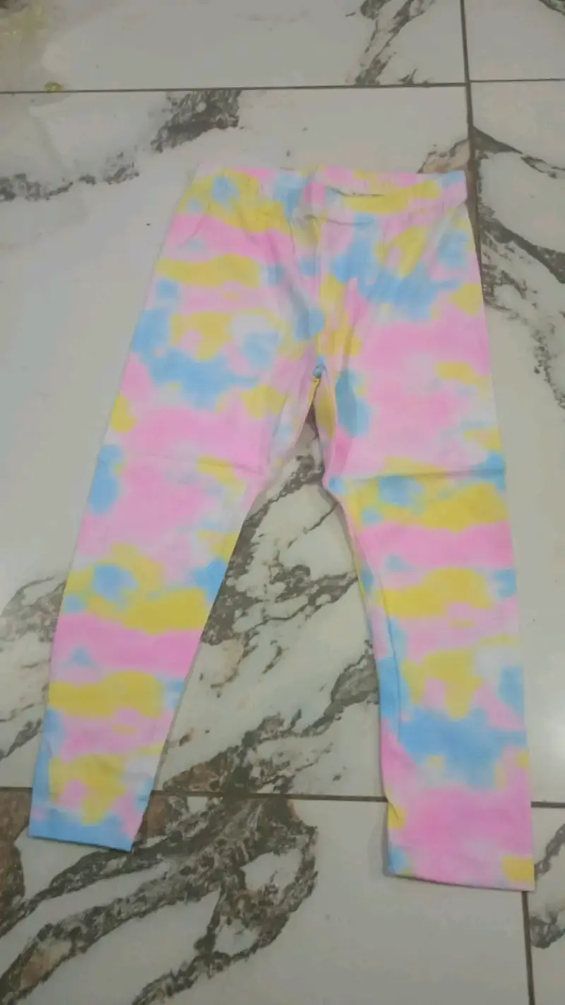 Leggings grises para niña con diseño de conejo - 4