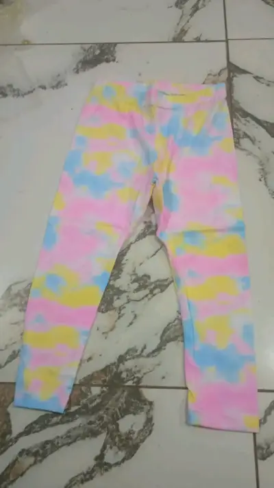 Leggings grises para niña con diseño de conejo - miniatura 4