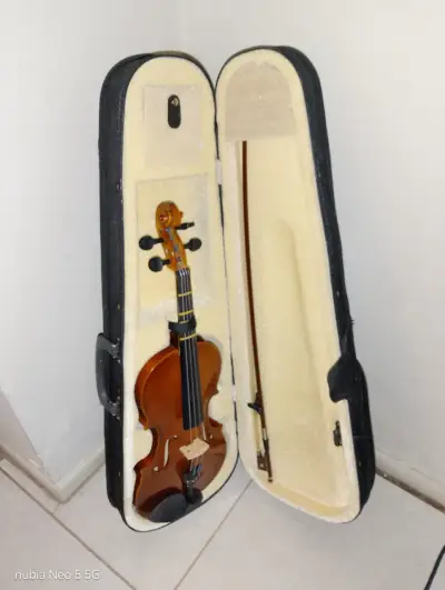 Violín acústico con estuche y arco - miniatura 1