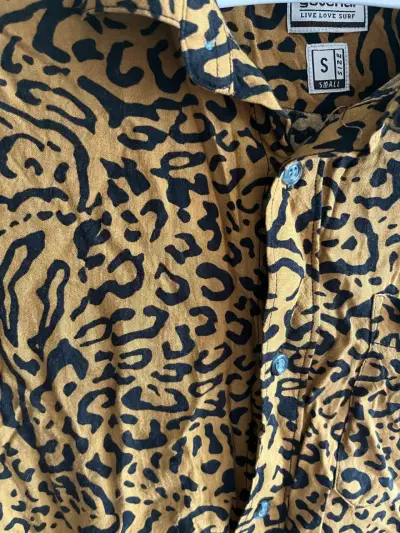 Camisa estampado animal Gotcha talla S - miniatura 2