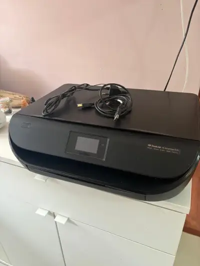Impresora multifuncional HP deskjet ink 4535 - miniatura 1