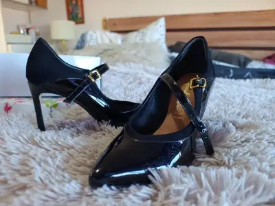 Zapatos de Tacón Negro con Hebilla - miniatura 2