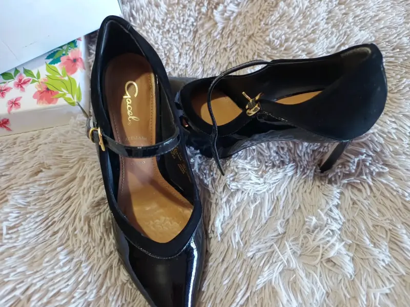 Zapatos de Tacón Negro con Hebilla - 3