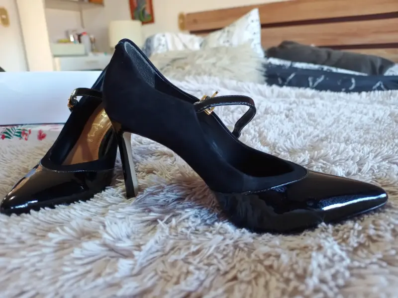 Zapatos de Tacón Negro con Hebilla - 4