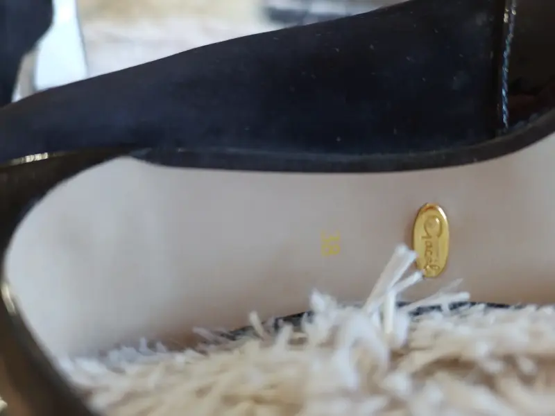 Zapatos de Tacón Negro con Hebilla - 5
