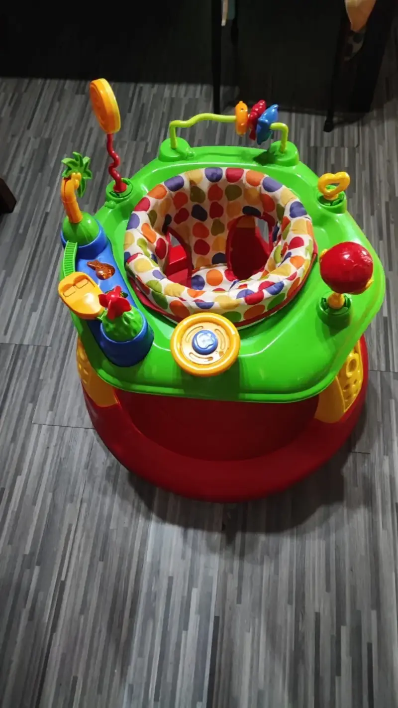 Centro de actividades para bebé multicolor - 1