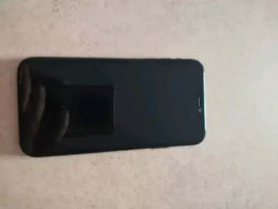 Smartphone con pantalla táctil y cámara frontal - miniatura 6