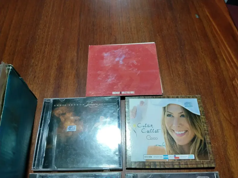 Colección de CDs y DVD variados - 4