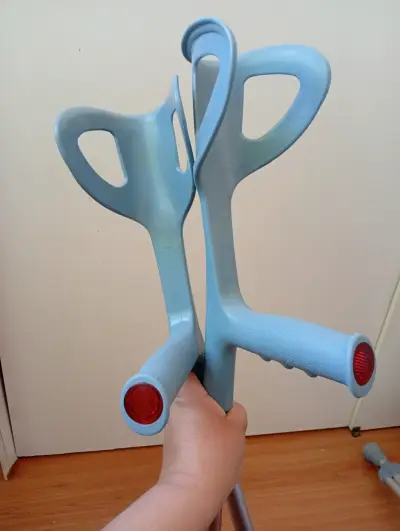 Muletas de aluminio ajustables color azul - miniatura 1